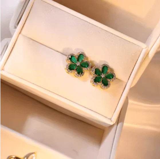 emerald zircon flower pendant set